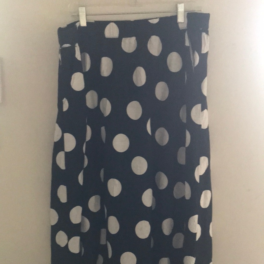 Elegant Black and White Polka Dot Midi Skirt